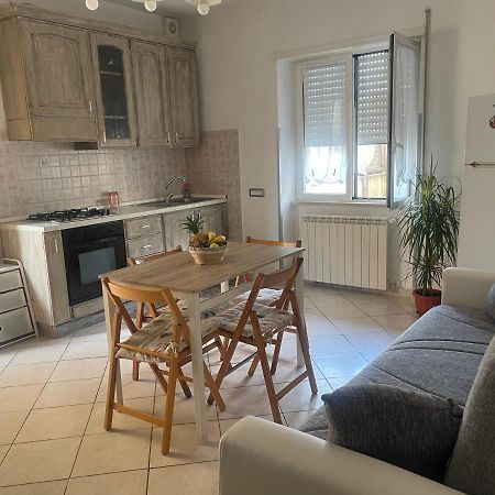 Airport Apartment Alloggio Turistico T&C Fiumicino Extérieur photo