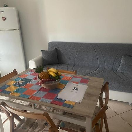 Airport Apartment Alloggio Turistico T&C Fiumicino Extérieur photo